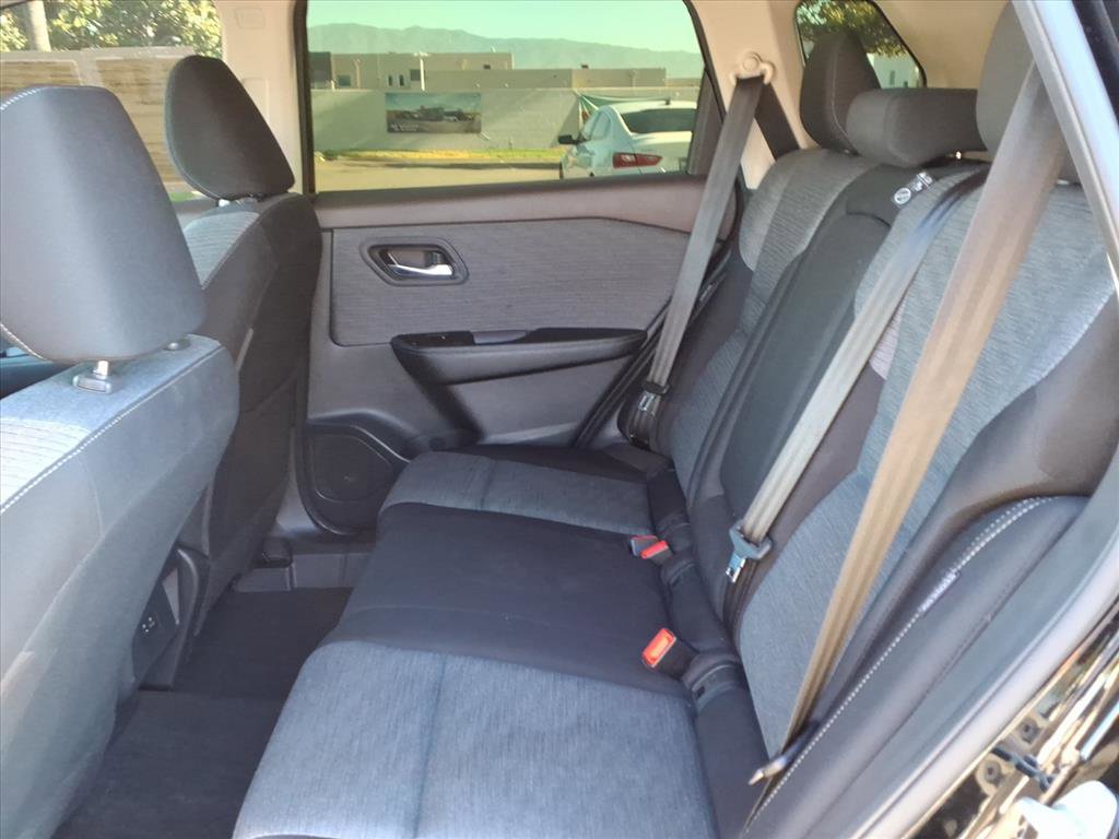 2023 Nissan Rogue SV photo 21