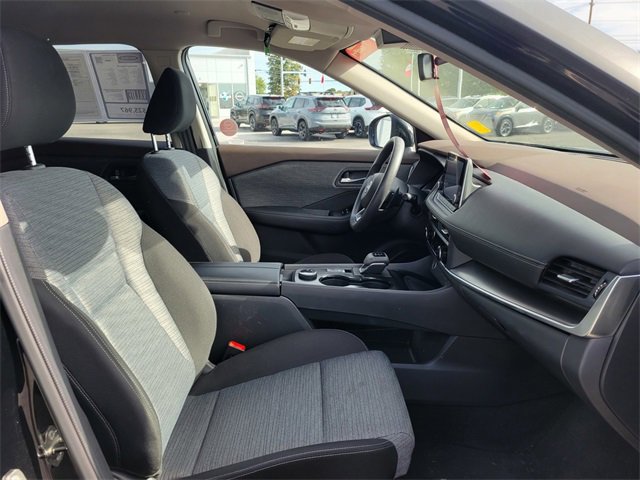 2023 Nissan Rogue SV photo 20