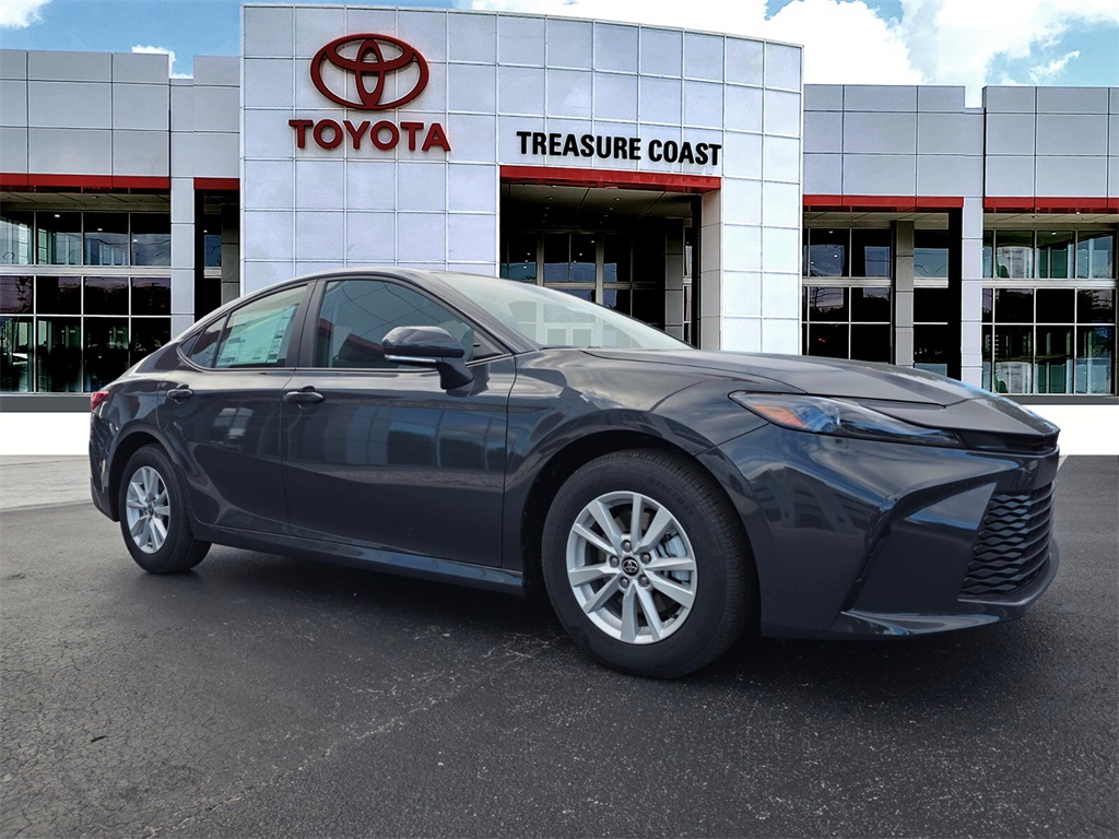 2026 Toyota Camry LE's photo