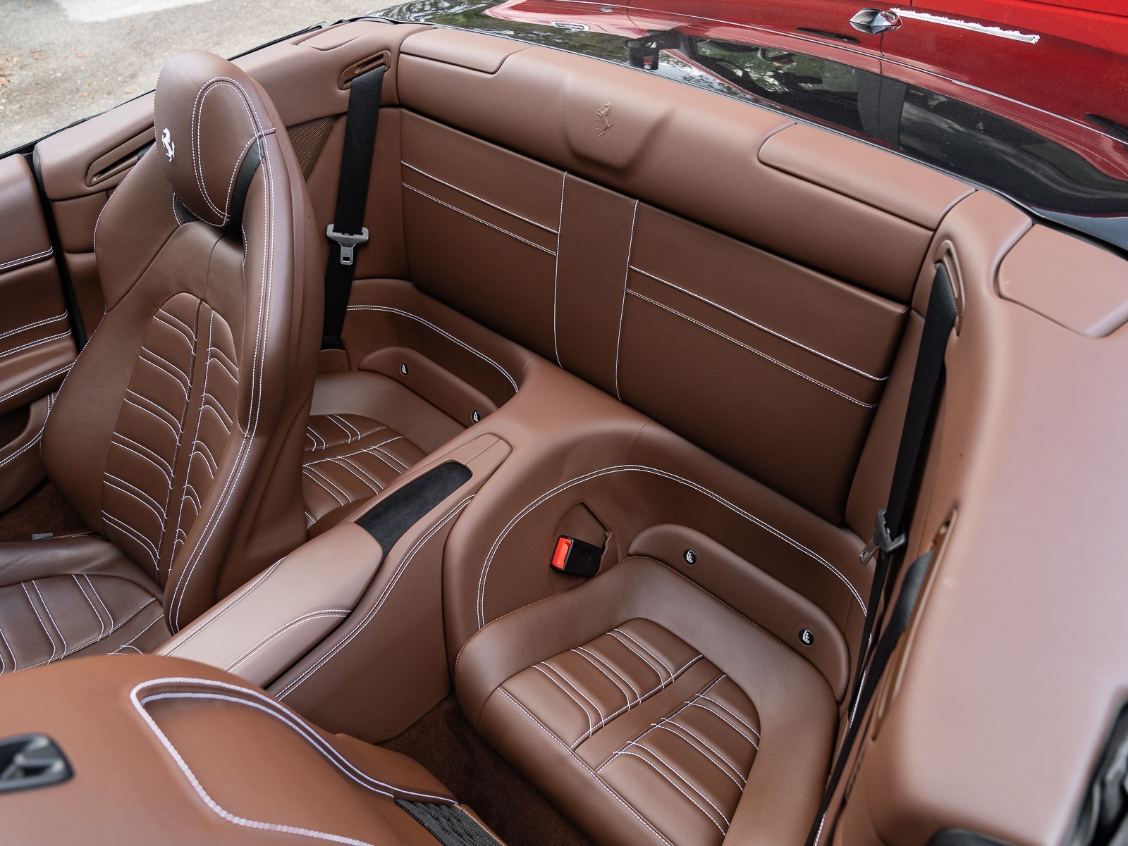 2015 Ferrari California T photo 44