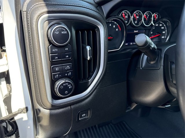 2022 Chevrolet Silverado LT photo 29