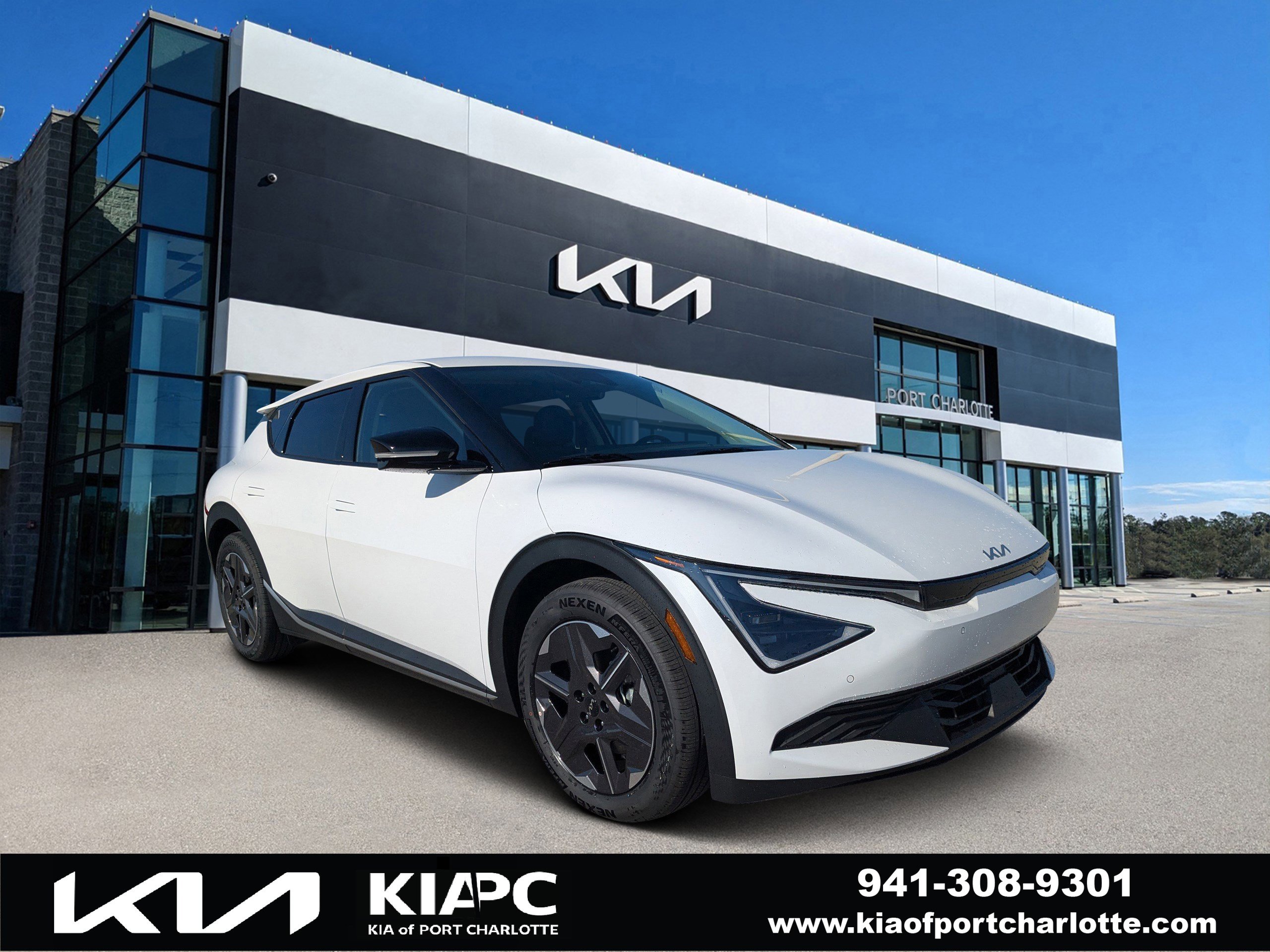 2025 Kia EV6 Light L/R's photo