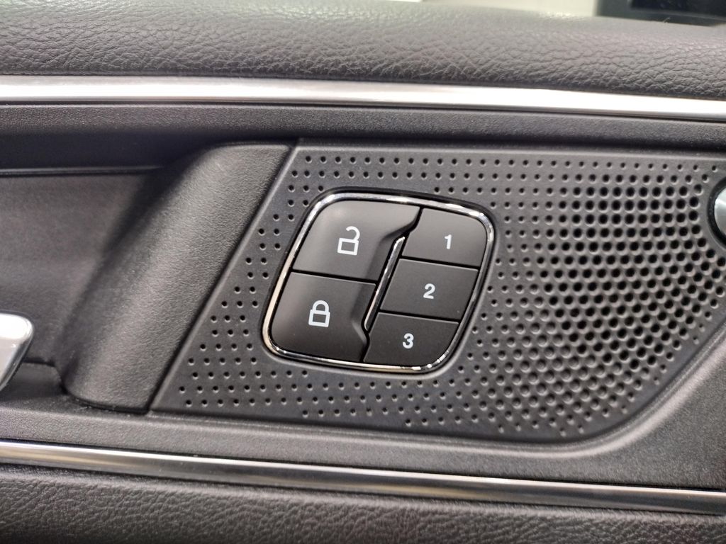 2022 Ford Edge Titanium photo 16