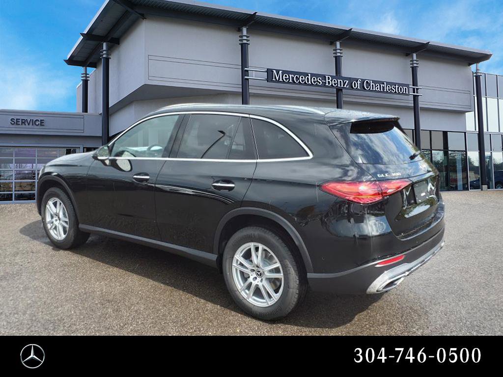 2025 Mercedes Benz GLC 300 4MATIC photo 4
