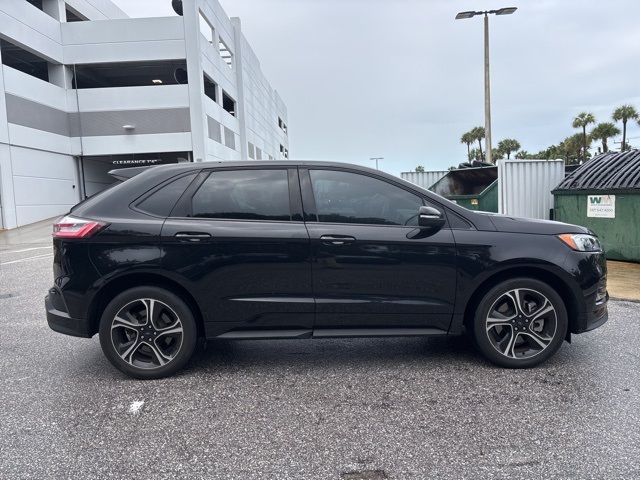 2023 Ford Edge ST photo 2