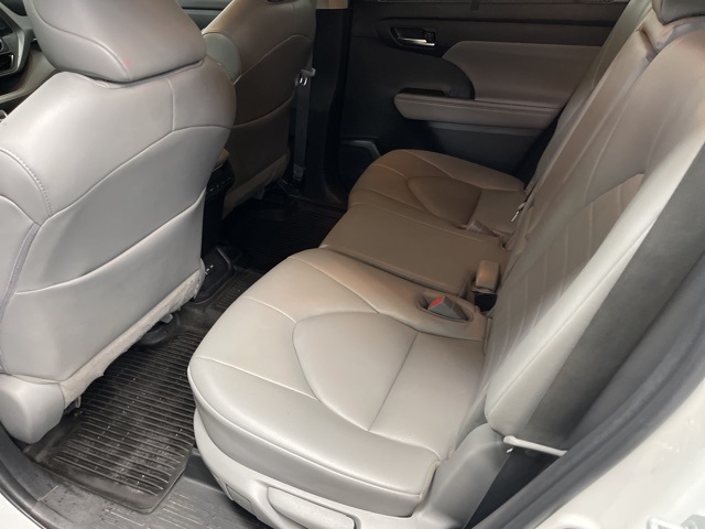 2022 Toyota Highlander XLE photo 16