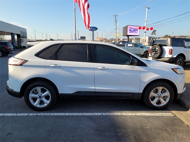 2021 Ford Edge SE photo 2