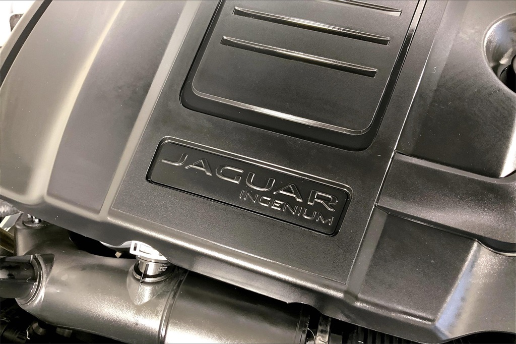 2024 Jaguar F-PACE P250 R-Dynamic S photo 30