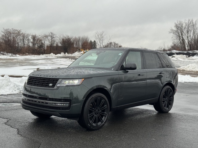 2026 Land Rover Range Rover SE's photo