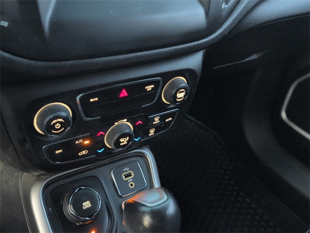 2017 Jeep Compass Latitude photo 19