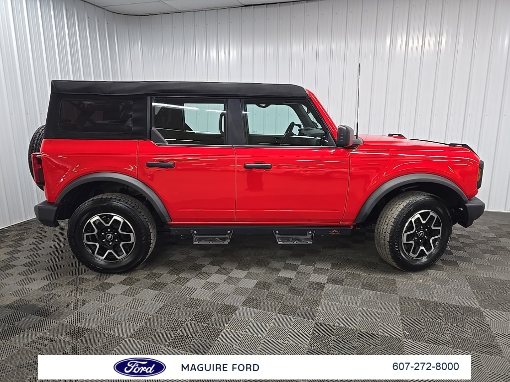 2023 Ford Bronco Base photo 2