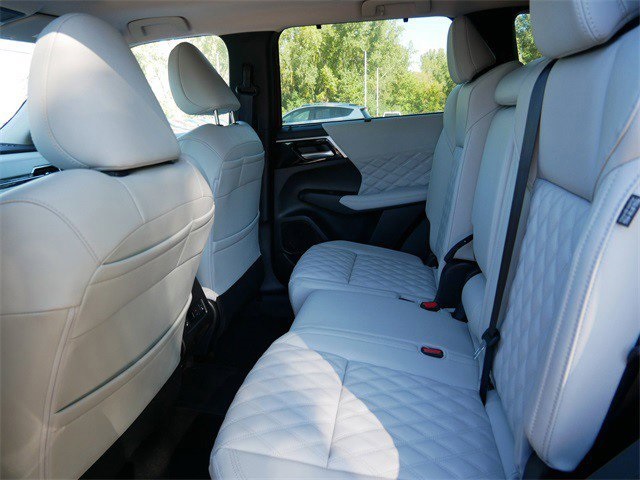 2025 Mitsubishi Outlander PHEV SEL photo 5