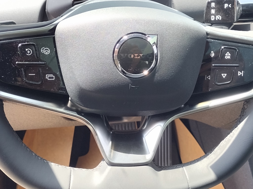 2025 VOLVO EX30 - Image 11