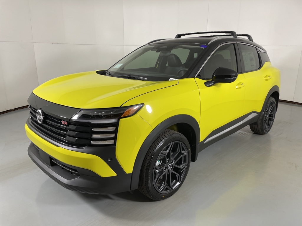 2026 Nissan Kicks SR photo 4