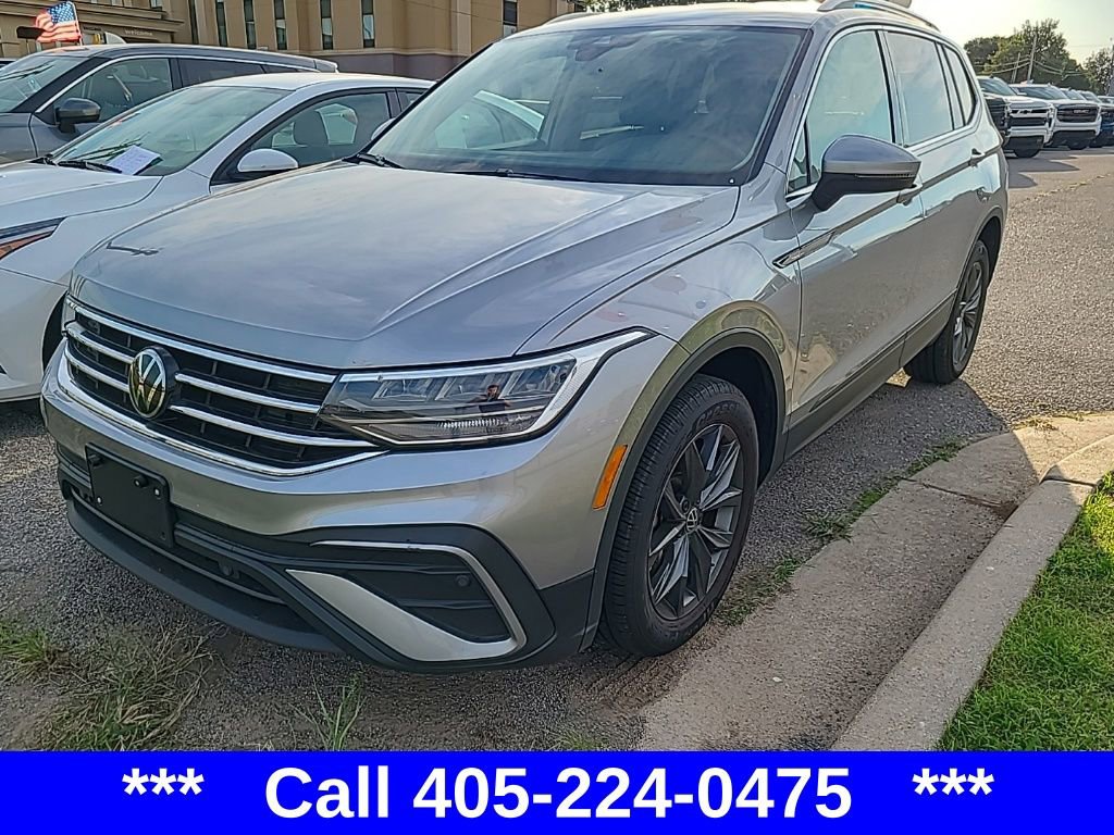 2024 Volkswagen Tiguan SE's photo
