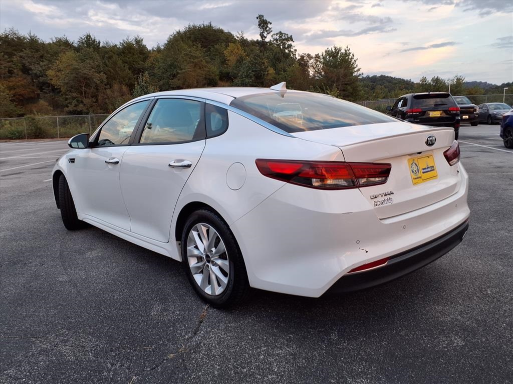 2018 Kia Optima S photo 3