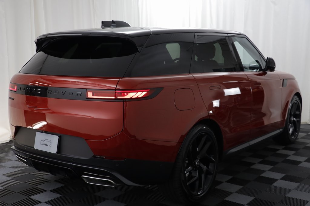 2025 Land Rover Range Rover Sport SE photo 15