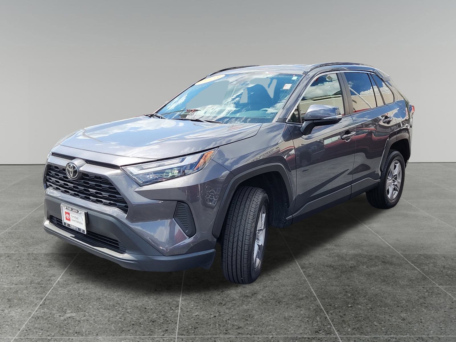 2023 Toyota RAV4 XLE photo 2