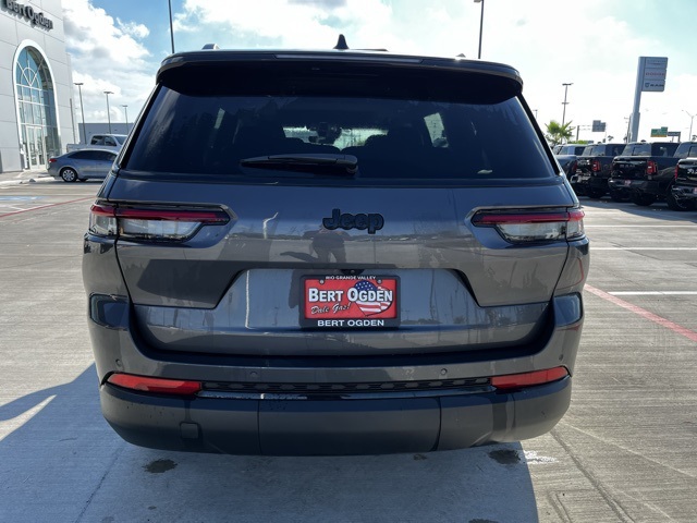 2025 Jeep Grand Cherokee Altitude X photo 4