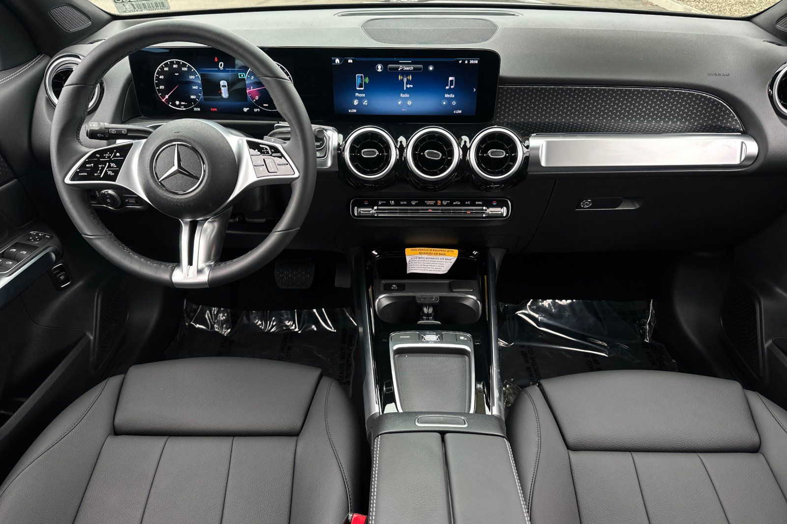 2025 Mercedes Benz GLB 250 photo 2