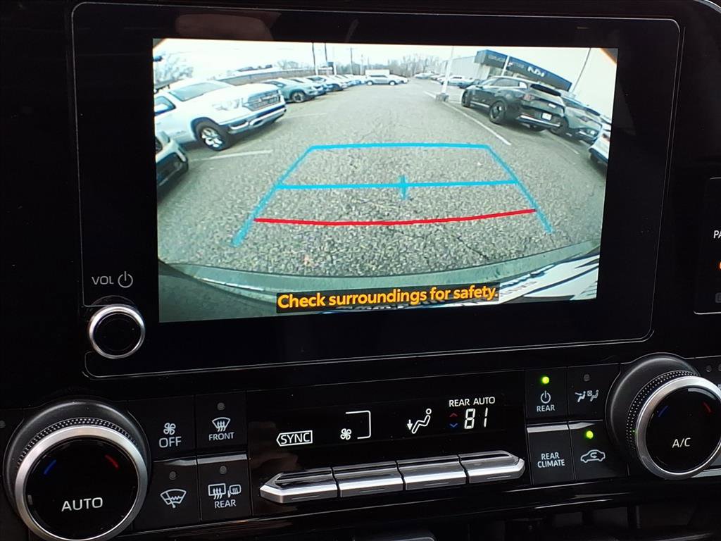 2025 Toyota Highlander XLE photo 4