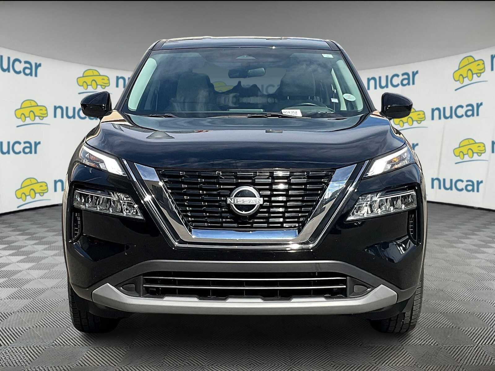 2023 Nissan Rogue SV photo 2