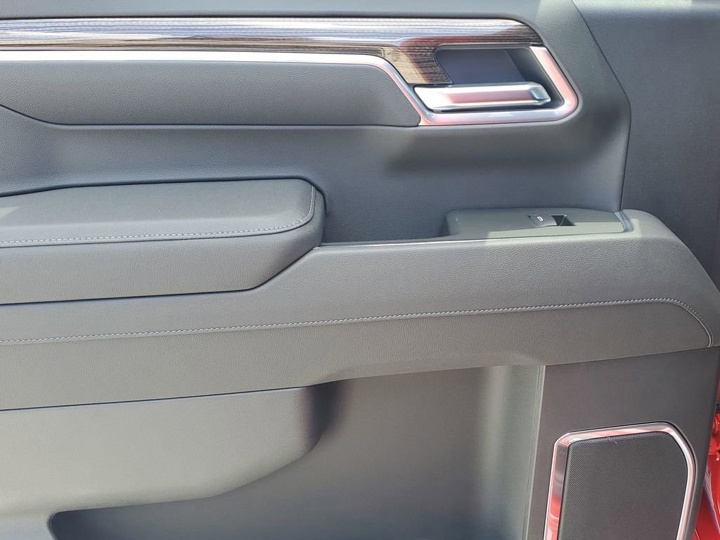 2025 Chevrolet Silverado 1500 LT photo 39