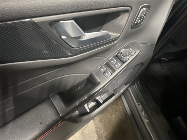 2024 Ford Escape ST-Line Elite photo 19