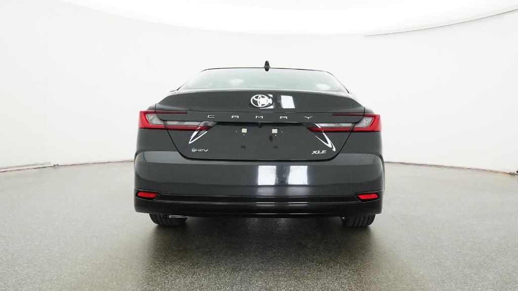 2025 Toyota Camry XLE photo 17