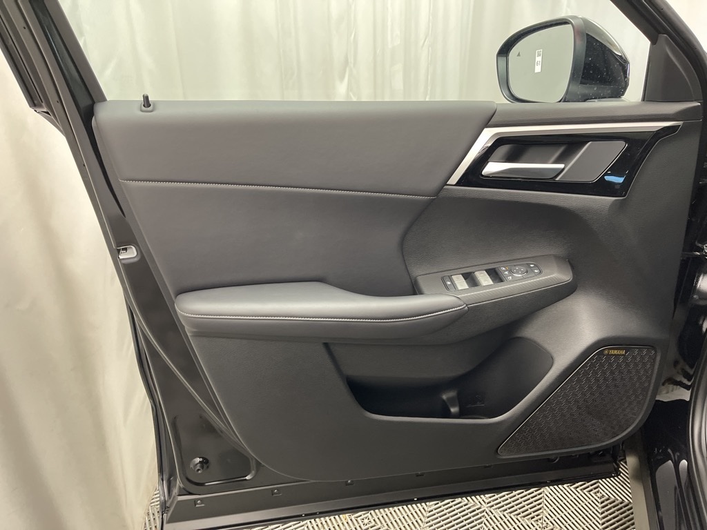 2025 Mitsubishi Outlander SE photo 18