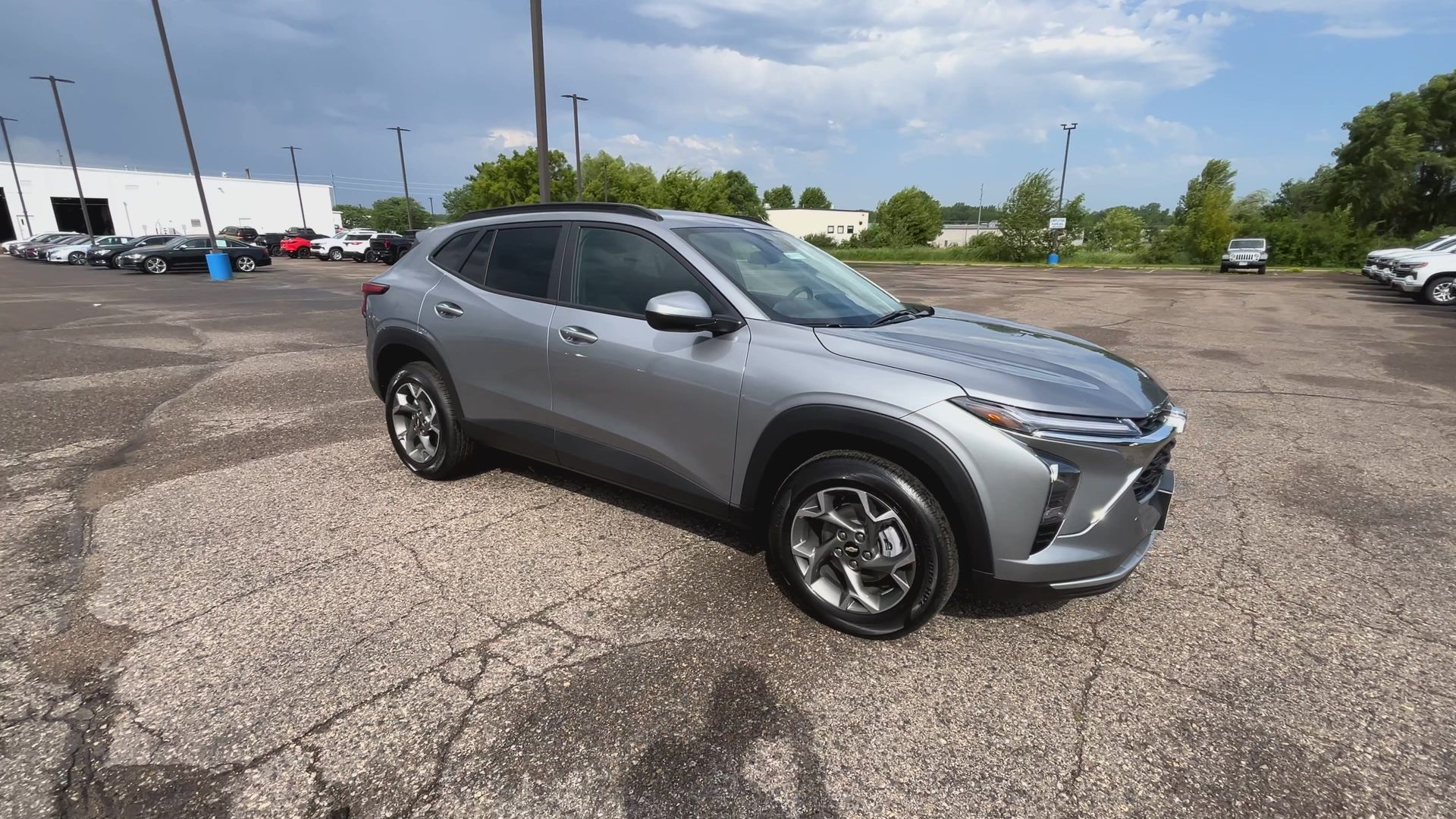 2025 Chevrolet Trax LT photo 23