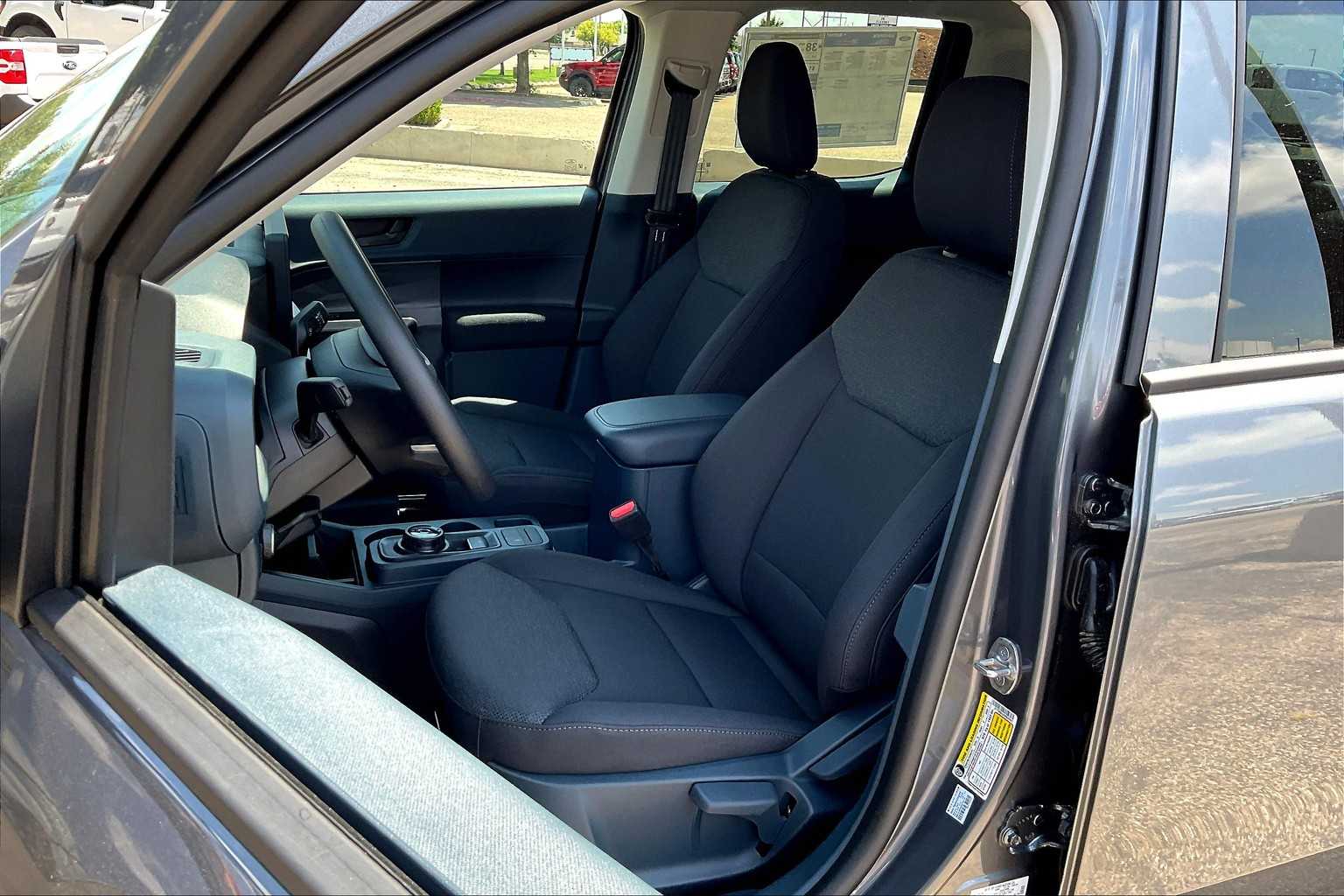 2025 Ford Maverick XL photo 9