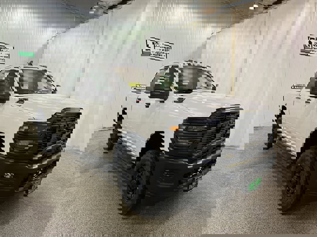 2025 Ram 2500 Tradesman photo 2