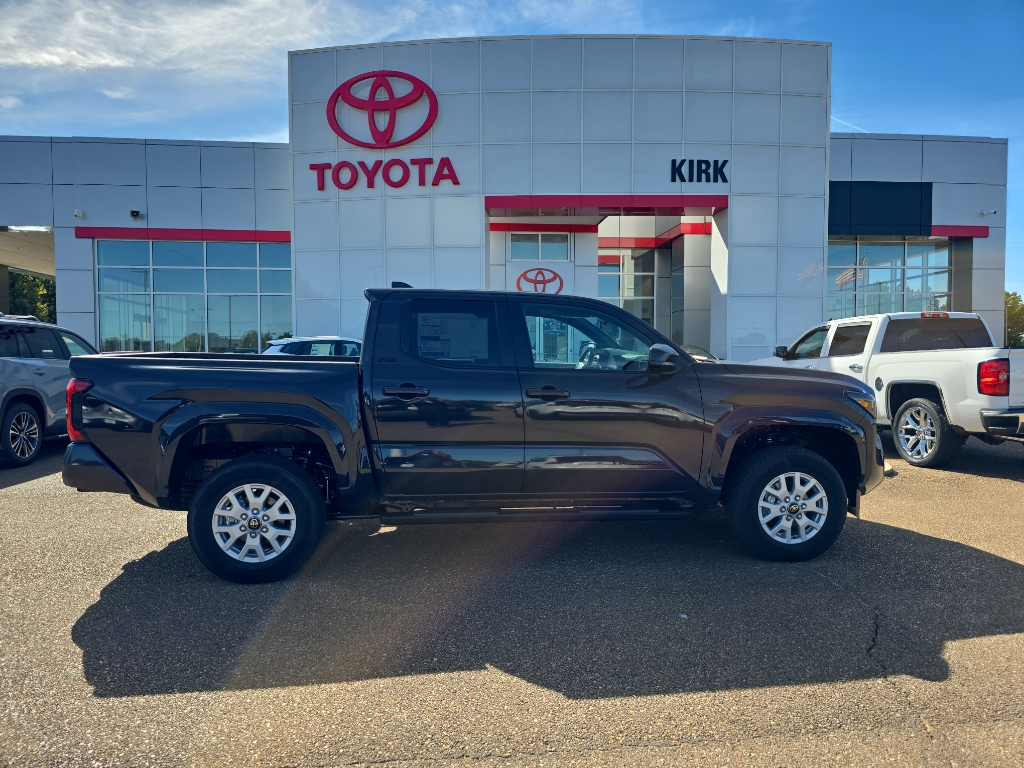 2025 Toyota Tacoma SR5's photo