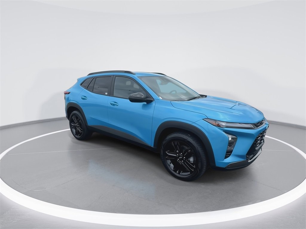 2025 Chevrolet Trax ACTIV photo 2