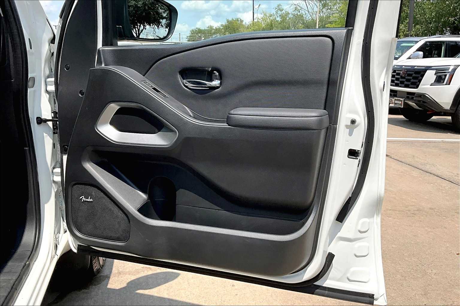2024 Nissan Frontier SL photo 21