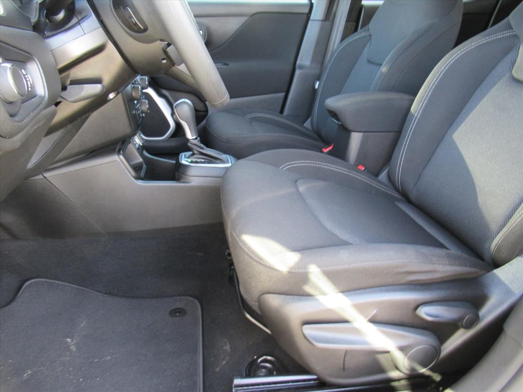 2021 Jeep Renegade Sport photo 15