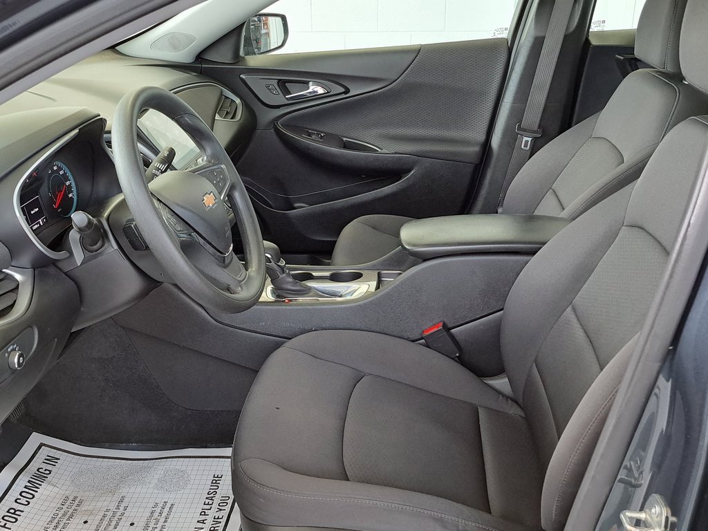 2021 Chevrolet Malibu LS photo 22
