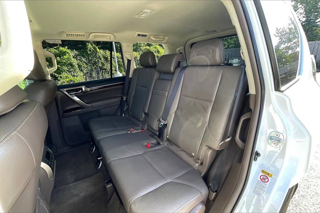 2015 Lexus GX 460 photo 24