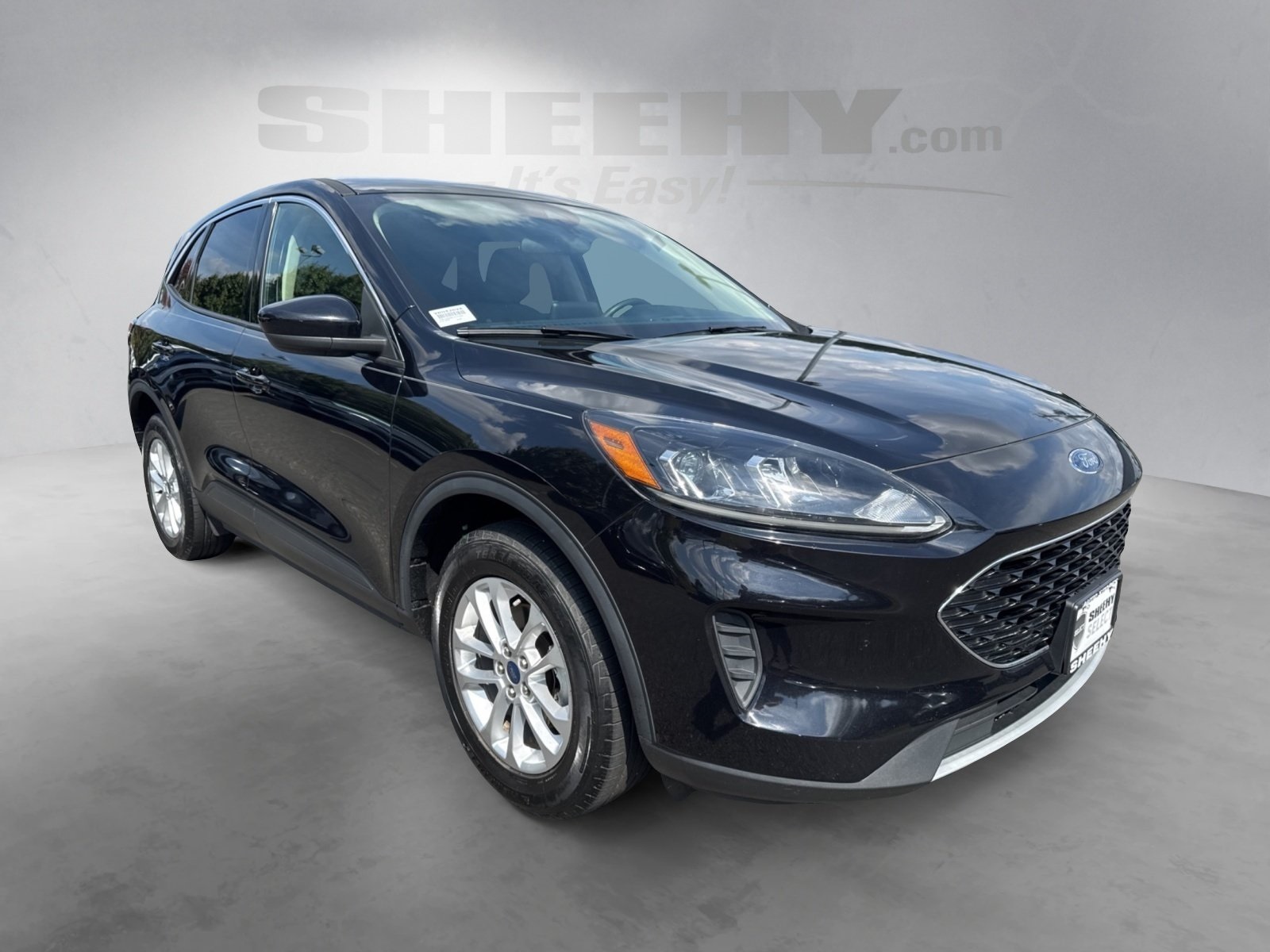 2020 Ford Escape SE photo 2