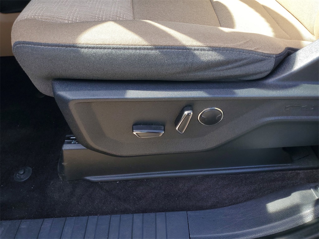 2021 Ford F-150 XLT photo 13