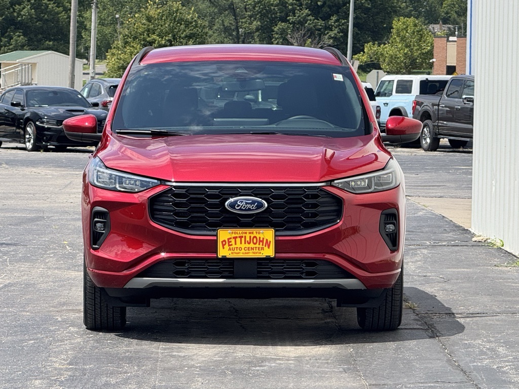 2025 Ford Escape ST-Line Elite photo 2