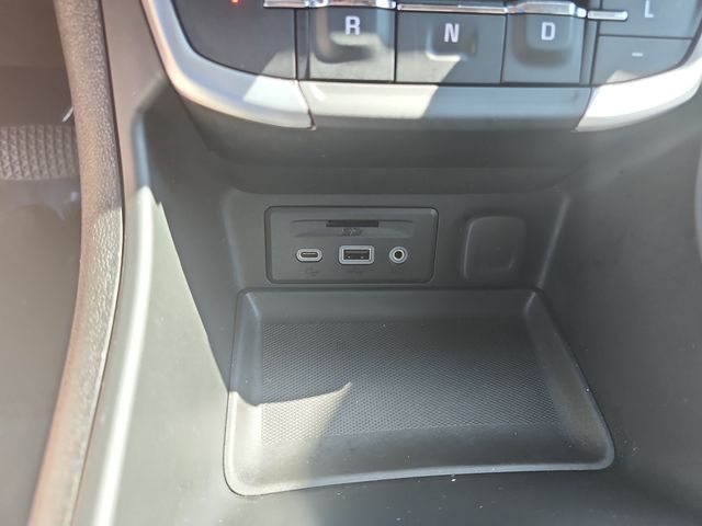 2024 Gmc Terrain SLT photo 30