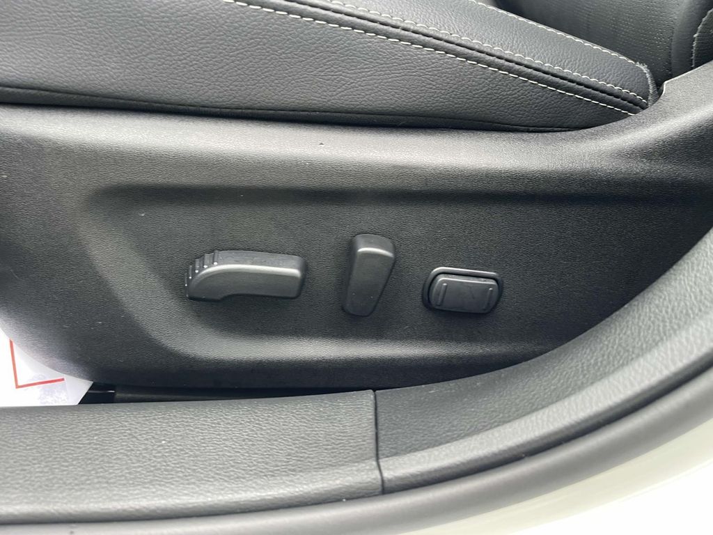 2024 Nissan Altima 2.5 SR photo 7