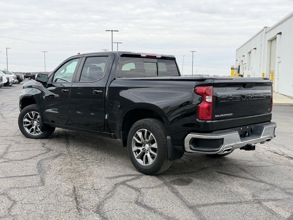 2021 Chevrolet Silverado 1500 LT photo 3