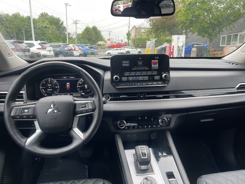 2024 Mitsubishi Outlander PHEV SEL photo 10