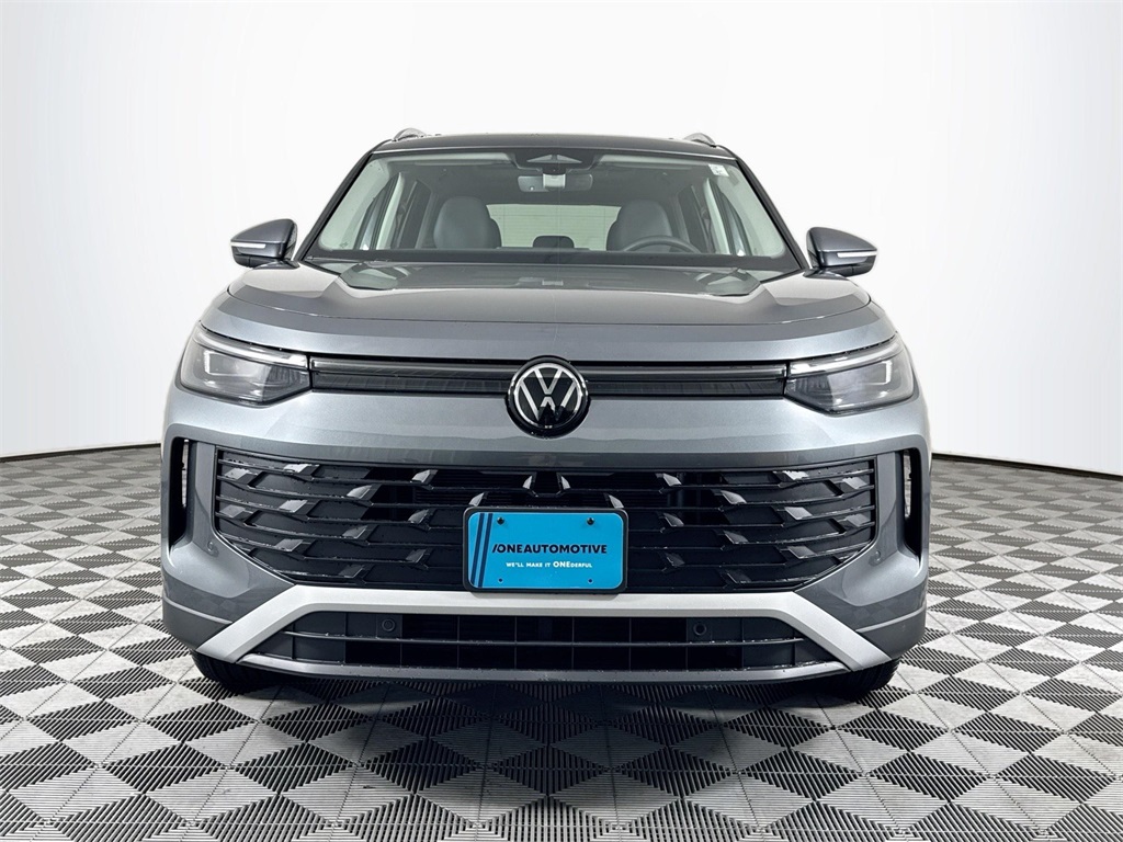 2025 Volkswagen Tiguan SE photo 2