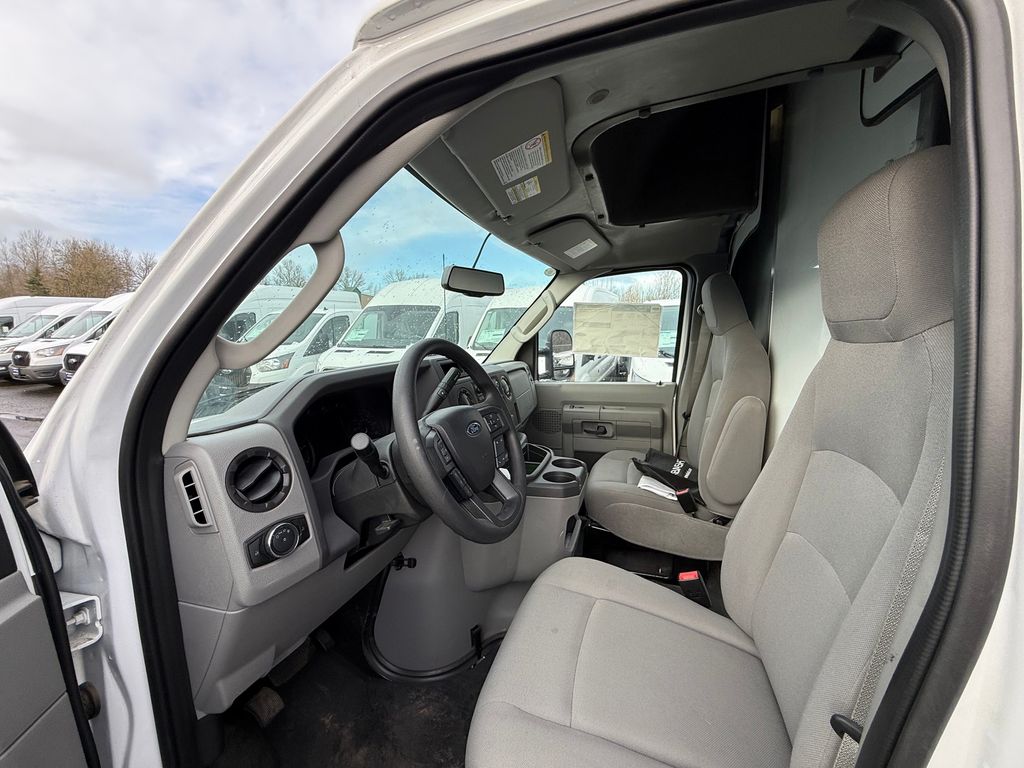 2025 Ford E-350 Base photo 9