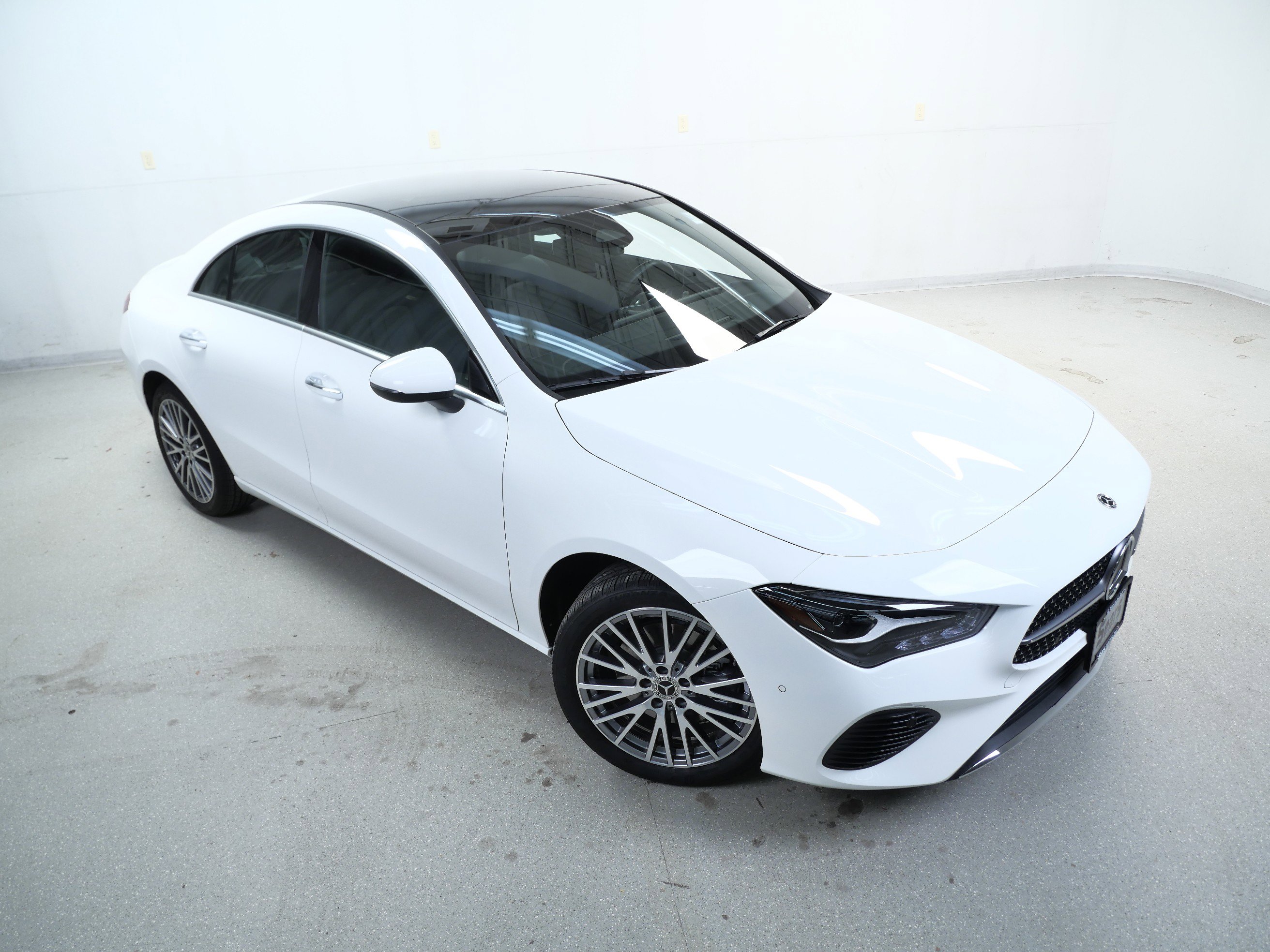 2025 Mercedes Benz CLA 250 4MATIC photo 4