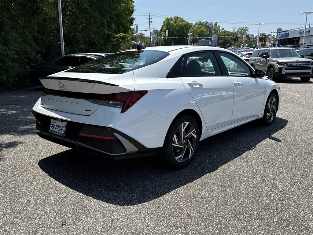 2025 Hyundai Elantra Hybrid SEL Sport photo 3